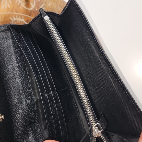 Bvlgari Long Snap Wallet - GUC - Picture 5 of 16